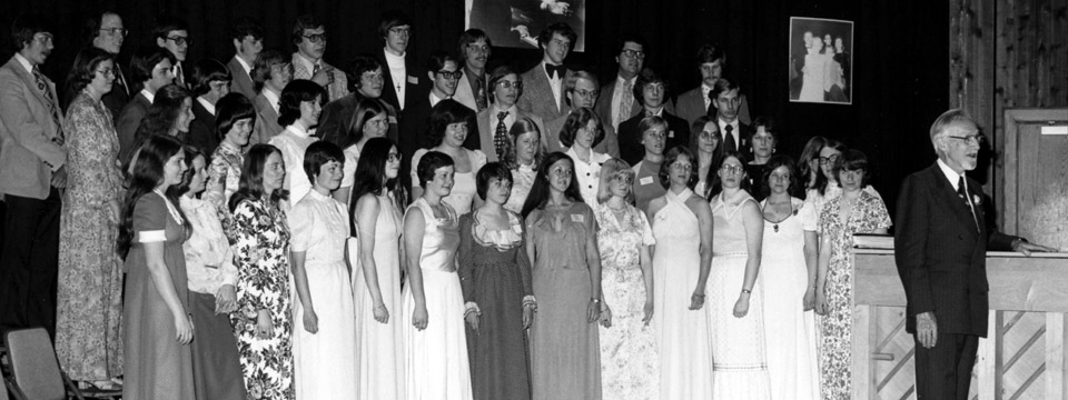1976 choir at Walt's retirement
