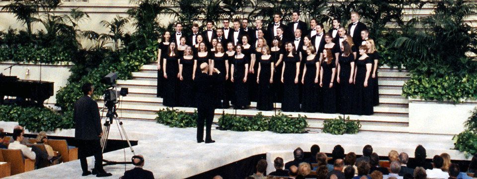 2002 choir in Crystal Cathedral