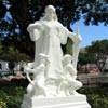 statue
